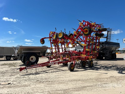 2021 Bourgault 8910 60 ft محراث