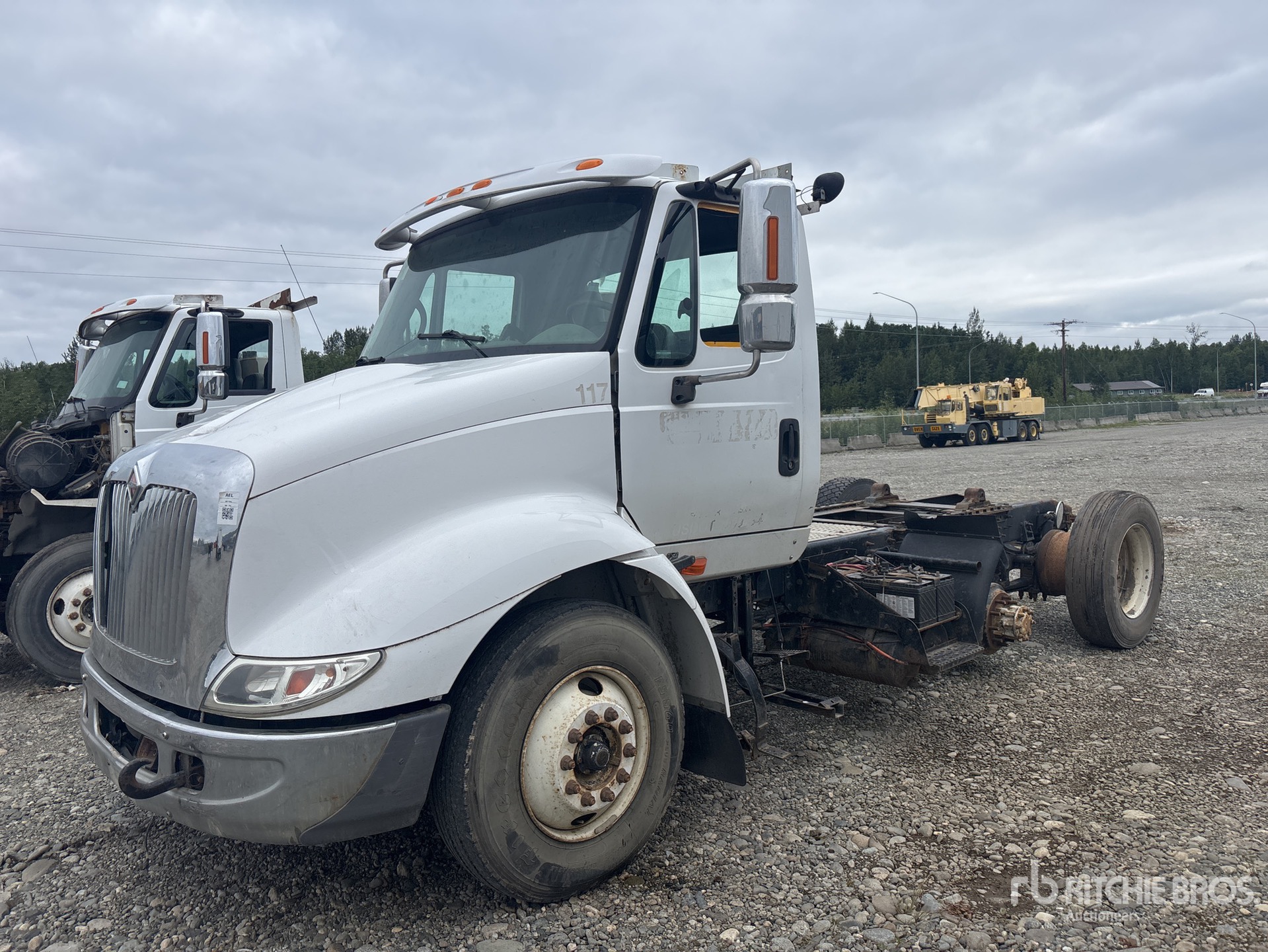 2004 International 6x4 T/A Day Cab Truck Tractor (Inoperable)