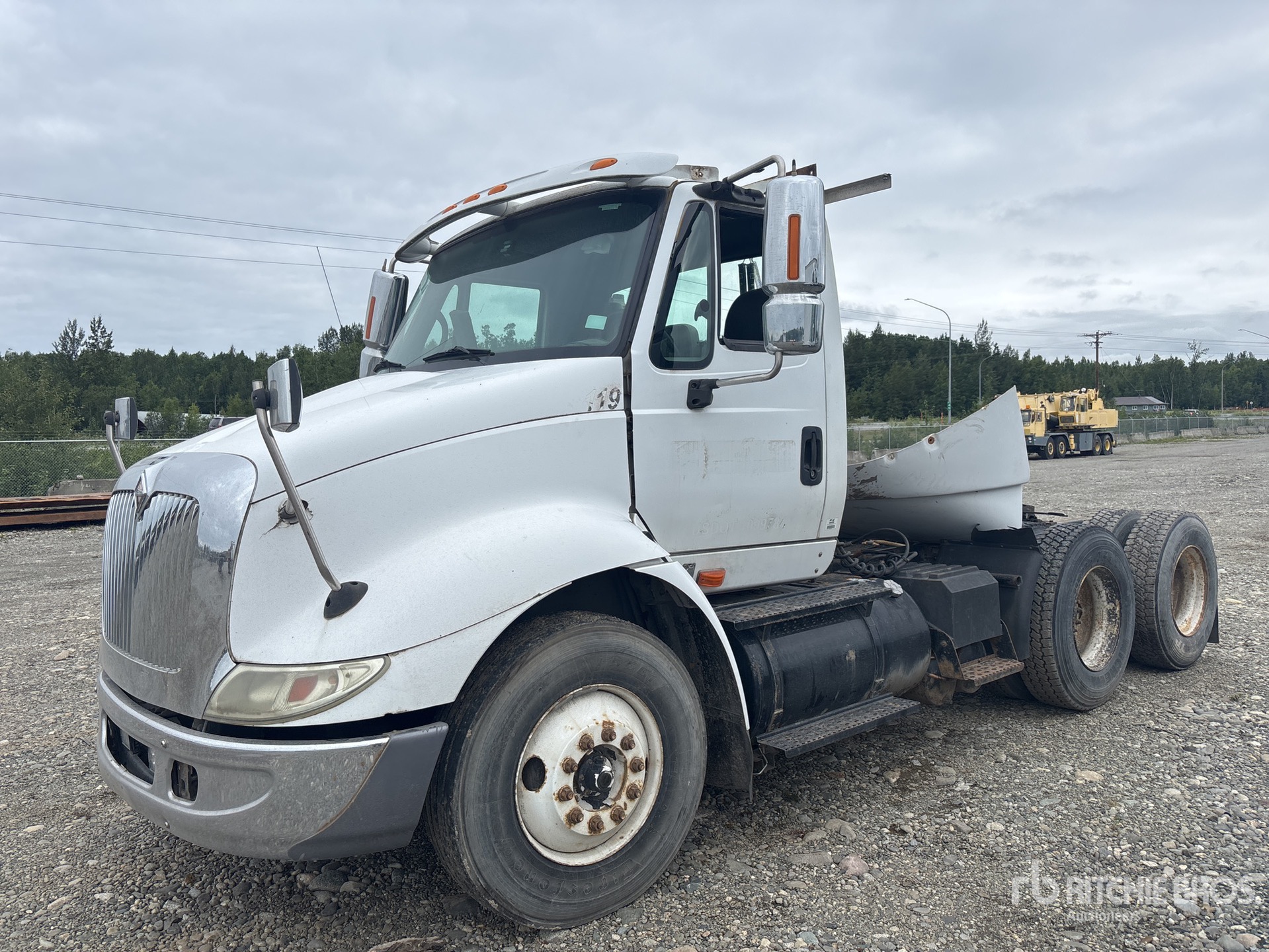 2004 International 6x4 T/A Day Cab Truck Tractor (Inoperable)