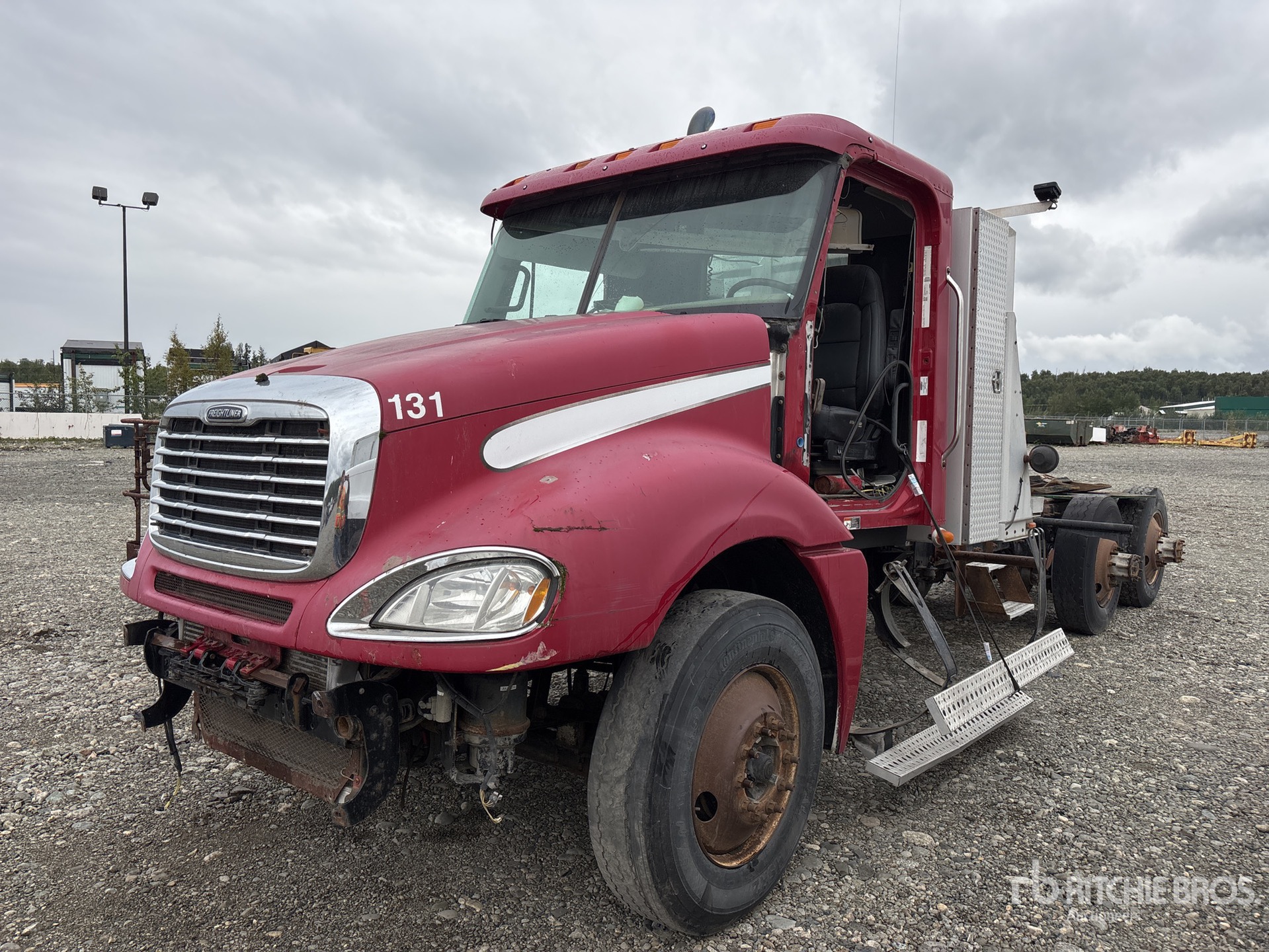 2009 Freightliner Columbia T/A Day Cab Truck Tractor (Inoperable)
