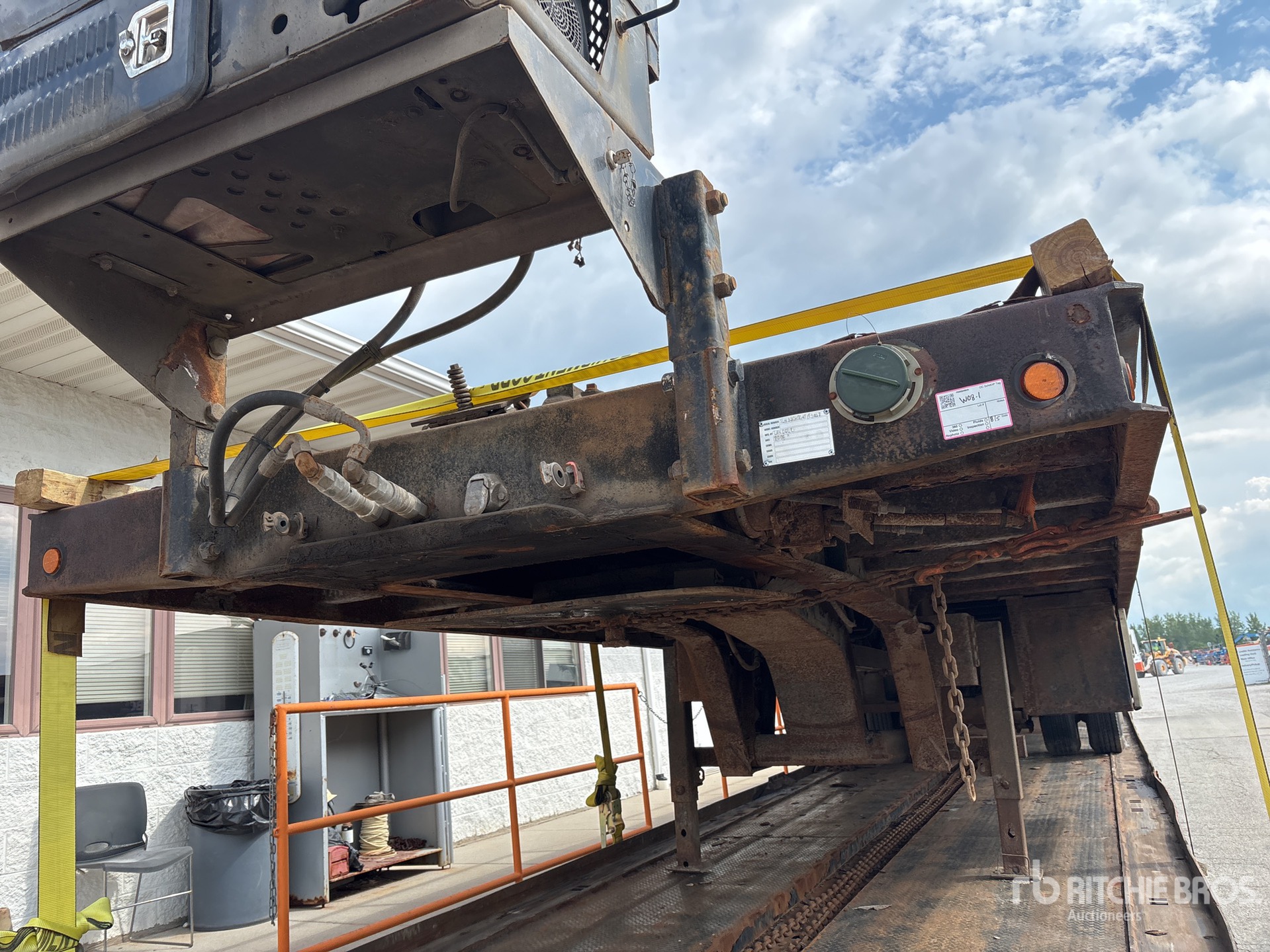 2004 Landoll S/A Container Trailer