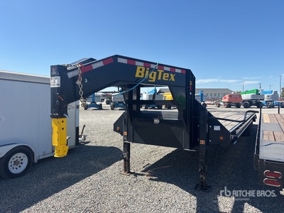 2025 Big Tex 33 ft T/A Gooseneck Flatbed Trailer