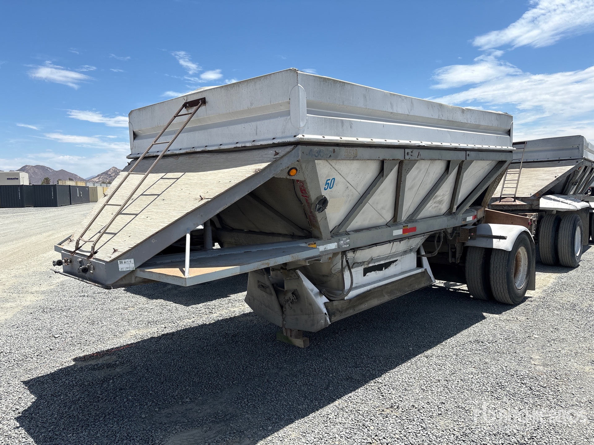 1987 Fruehauf 18 ft S/A Lead Belly Dump Trailer