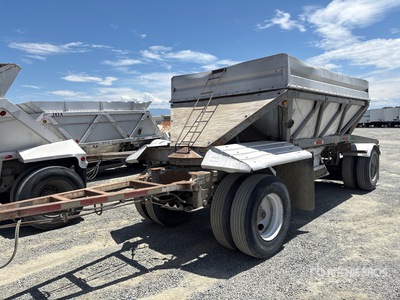 1987 Fruehauf 18 ft T/A Turntable Belly Dump Trailer