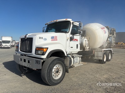 2019 International HX515 8x4 Mixer Truck