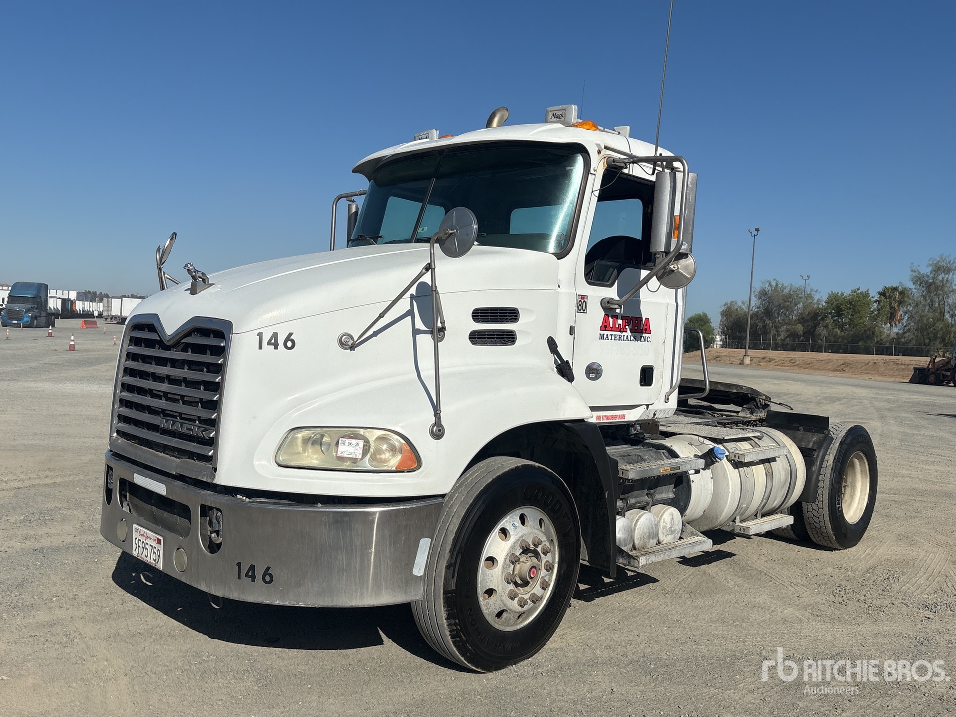 2016 Mack CXU612 4x2 S/A Day Cab Truck Tractor