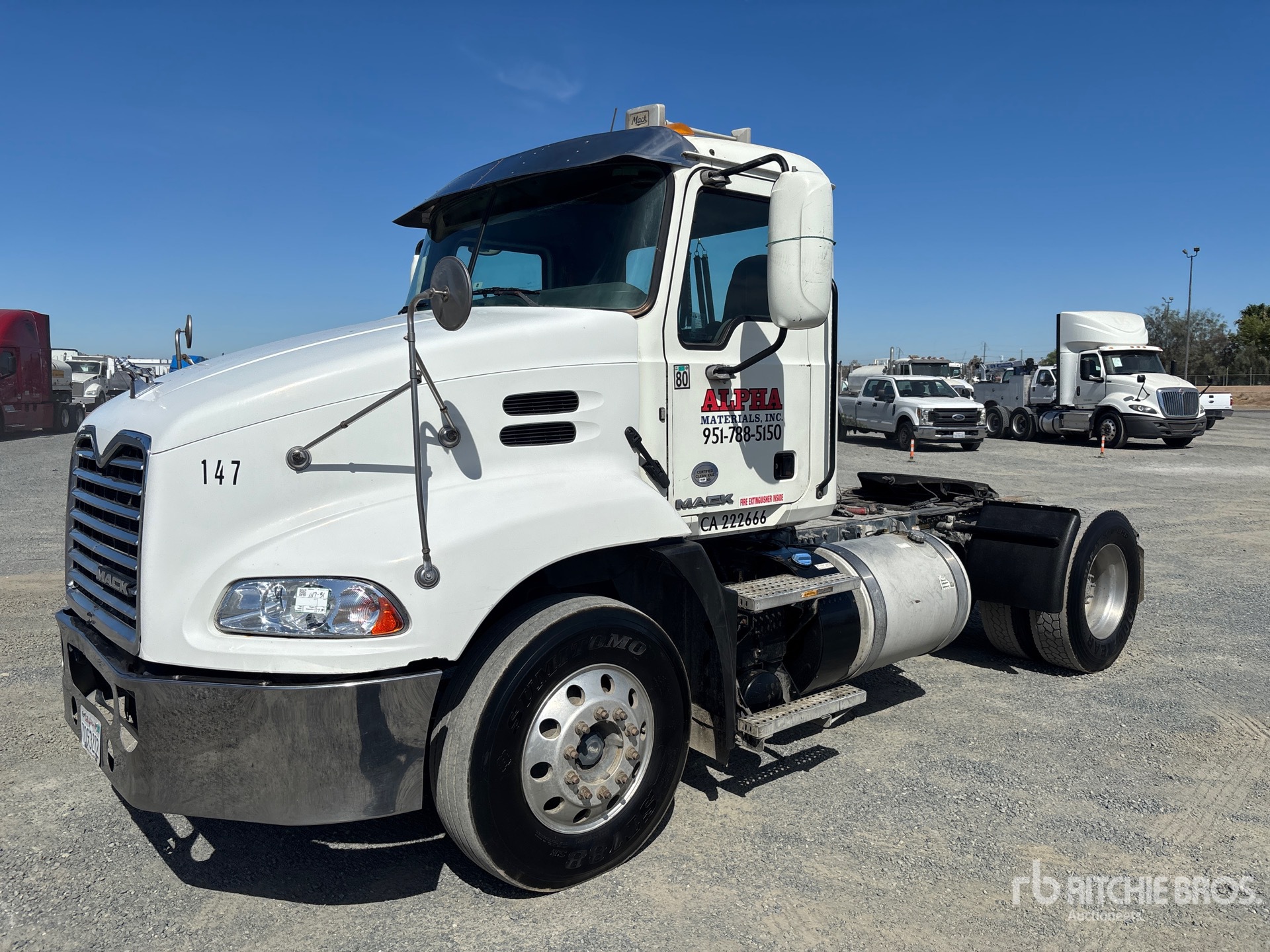 2015 Mack CXU612 4x2 S/A Day Cab Truck Tractor