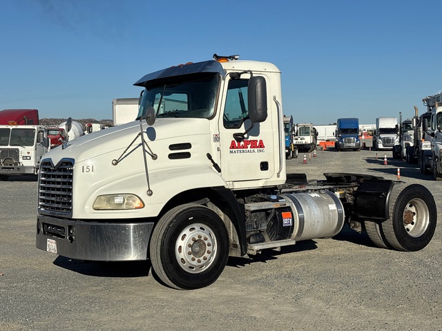 2015 Mack CXU612 4x2 S/A Day Cab Truck Tractor