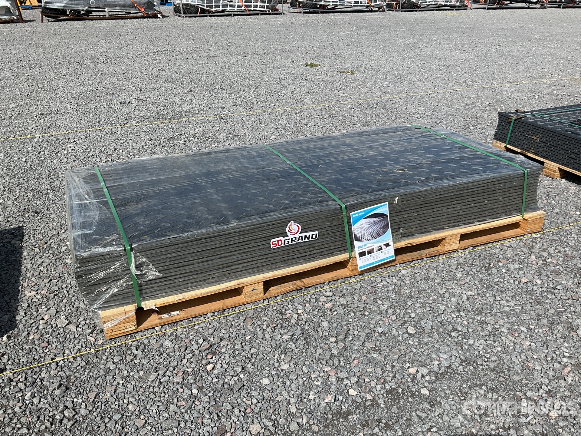 Quantity of (15) 2026 SDLFPP Tapete de Proteccion de Suelo de Alta Resistencia (Sin Usar) / Ground Protection Mats (Unused)