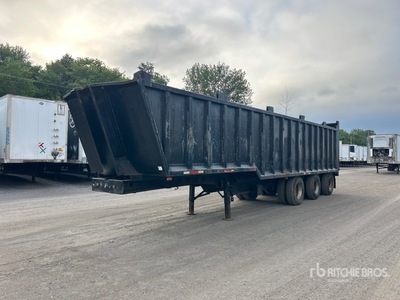 1980 Manac 46238AZ00 37 ft Tri/A End Dump Trailer