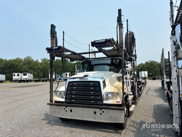 2016 Freightliner 114SD 6x4 Sleeper Car Carrier Truck