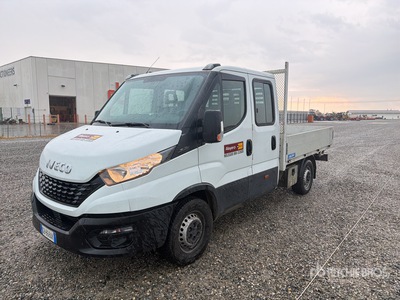 Iveco Daily Crew Cab Flatbed Truck