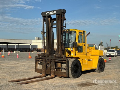 2012 Hyundai 160D-7E 35274 lb Pneumatic Tire Forklift