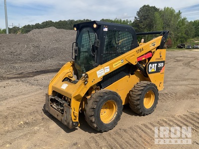 2018 Cat 262D Two-Speed Minicargadora