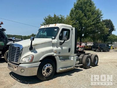 2015 Freightliner Cascadia 125 6x4 T/A Day Cab Truck Tractor