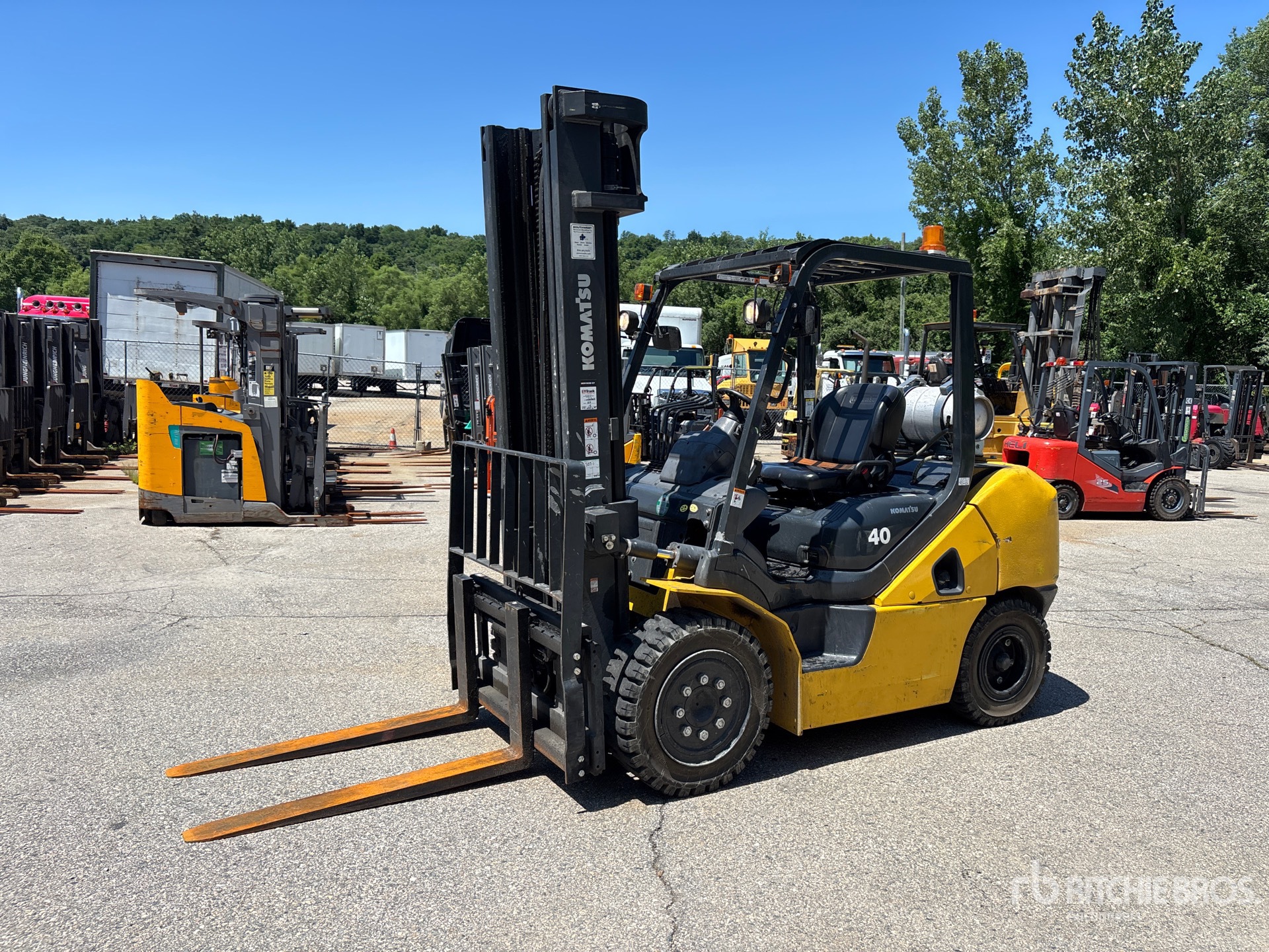 2019 Komatsu FG45ST-10 4300 lb Pneumatic Tire Forklift
