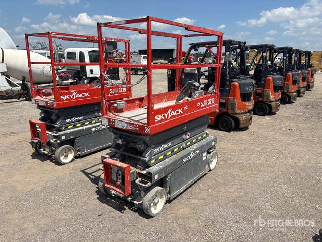2016 Skyjack SJIII3219 Scissor Lift