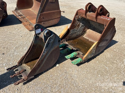 Quantity of (5) Cat Excavator Bucket