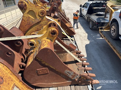 Quantity of (3) Cat 312 Godet d'excavatrice