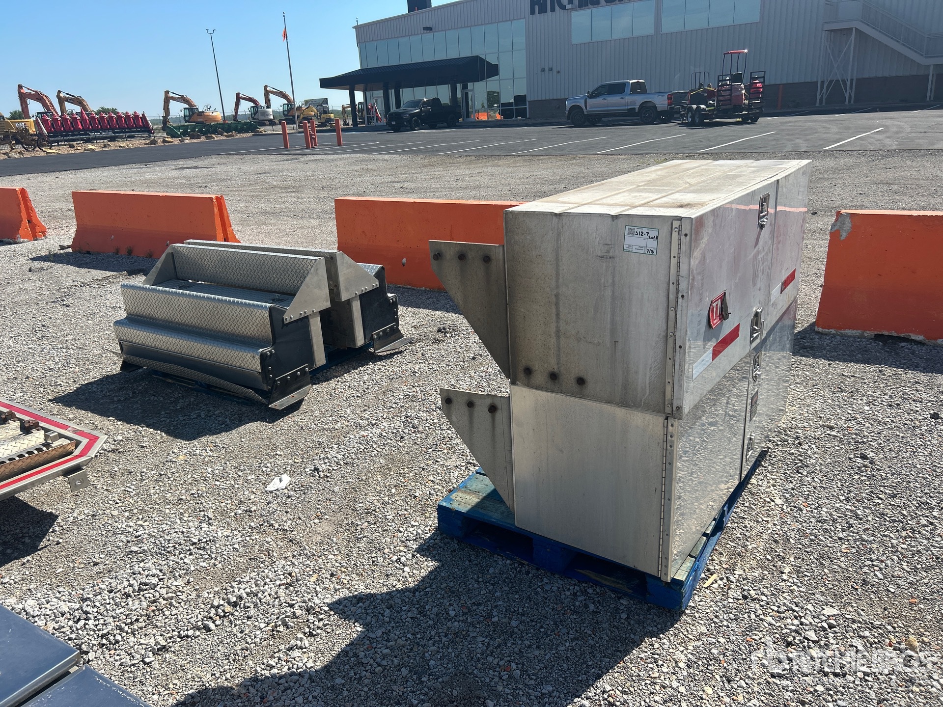 (2) Truck boxes, (2) Truck Steps