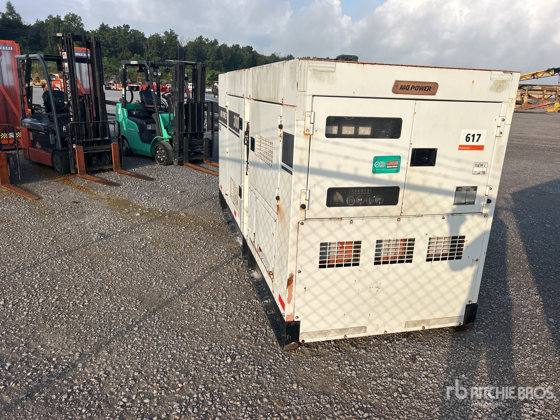 Multiquip DCA-300SSK 300 kVA Skid-Mounted Generator Set