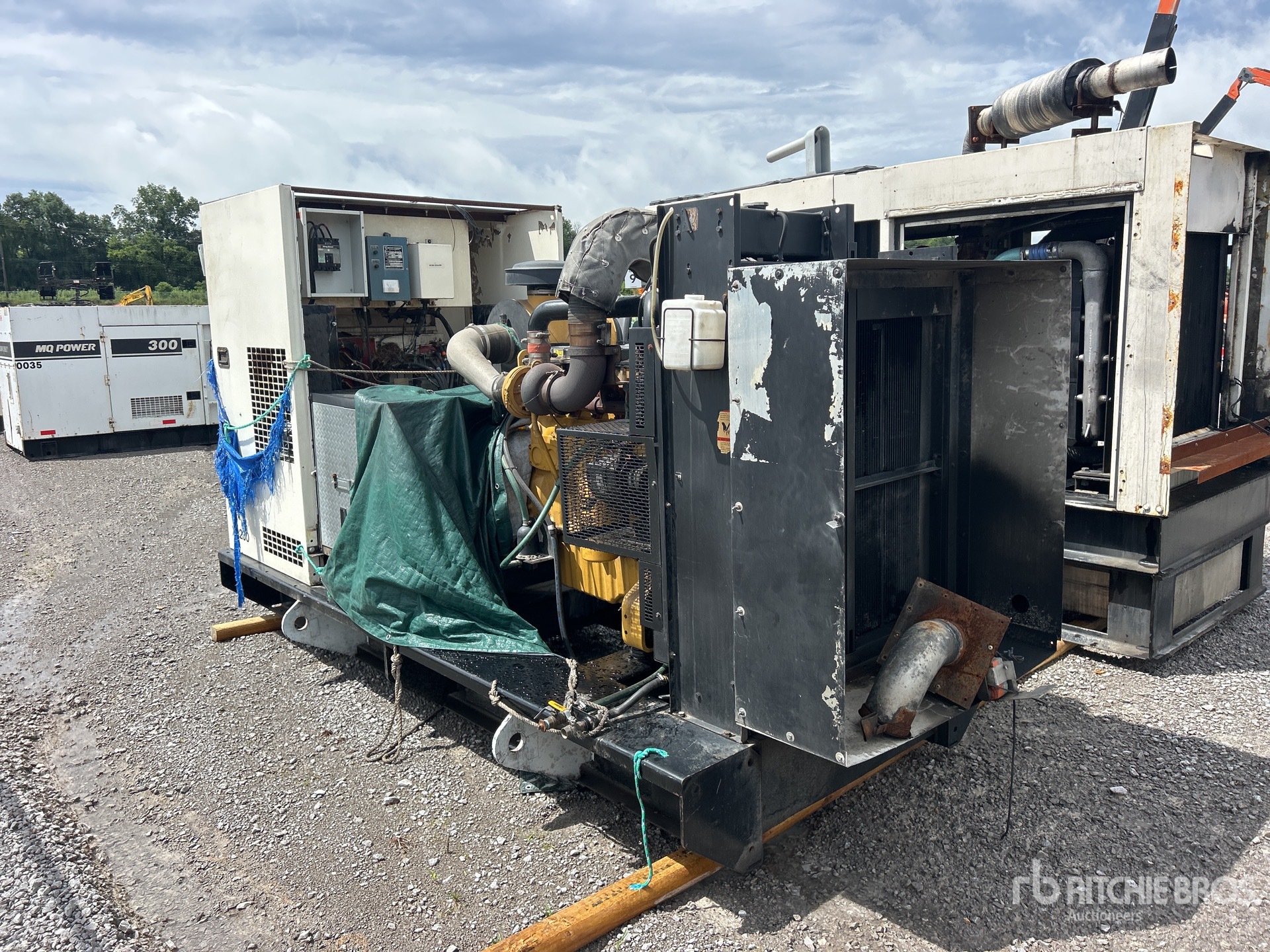 Cat XQ230 Skid-Mounted Generator Set