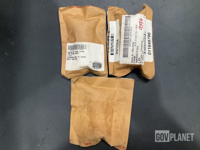 (31) Eaton 2748-002 Push Switches