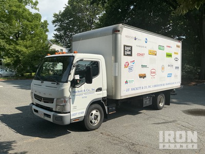 2012 Mitsubishi Fuso FEC52S 4x2 w/ generac 6500 generator Furgonetka
