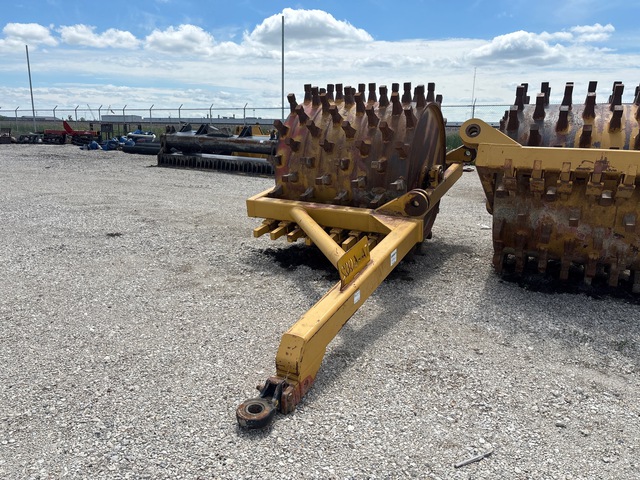 2022 Holmes Pull Behind Compactor