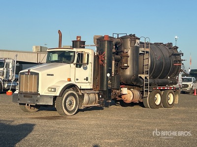 Guzzler G-LR-ACE on 2014 Kenworth T800 6x4 Vacuum Excavator Truck