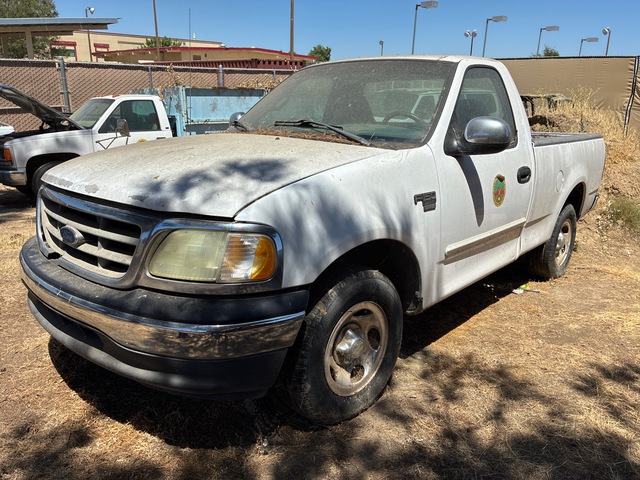 2002 Ford F-150 XL 4x2 Pickup