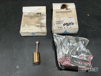 (2) Sperry Vickers Pump Piston & Rods