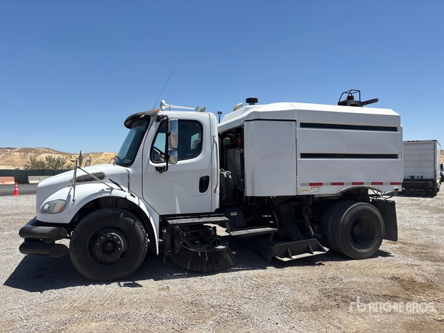Elgin Crosswind on 2015 Freightliner M2 106 Sweeper Truck
