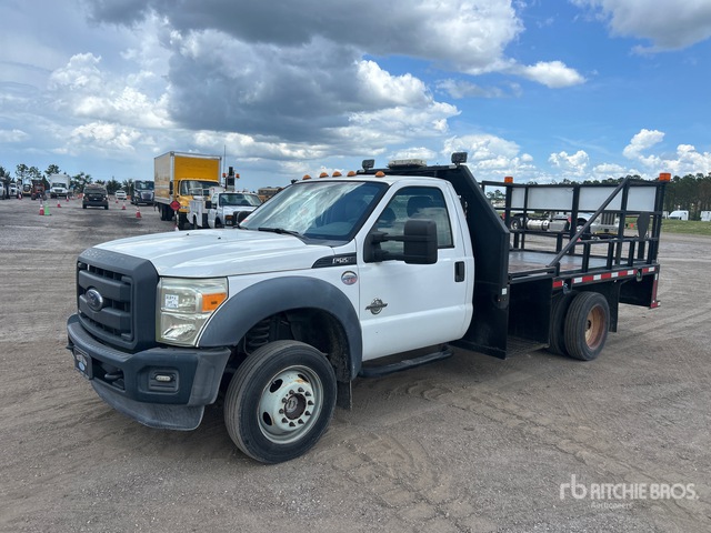 2016 Ford F-550 4x4 Traffic Cone Truck