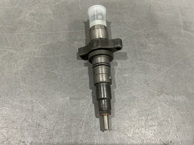 (4) Cummins 4930440 Fuel Injectors