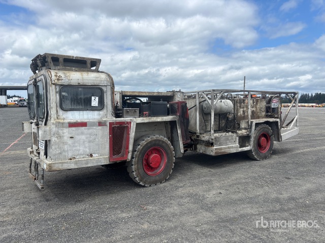 1997 Getman A64 4x4 Underground Lube Truck