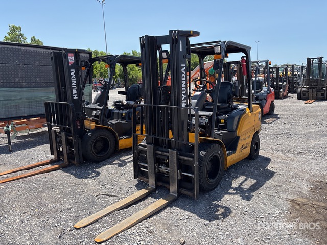 2018 Hyundai 30L-9A 5890 lb Pneumatic Tire Forklift