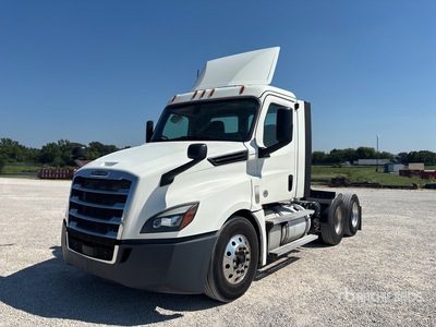 2020 Freightliner Cascadia 126 6x4 T/A Day Cab Truck Tractor