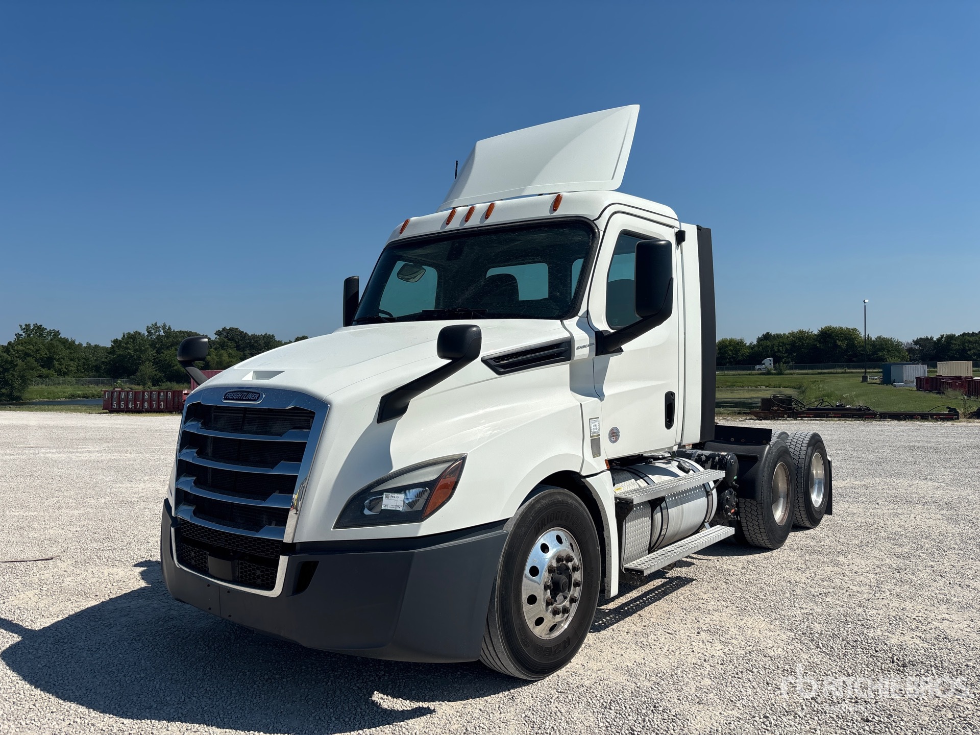 2020 Freightliner Cascadia 126 6x4 T/A Day Cab Truck Tractor