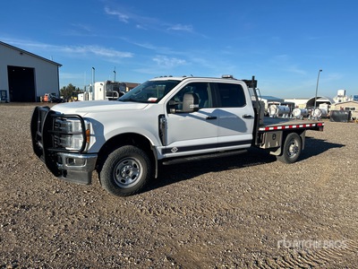 2024 Ford F-350 XL 4x4 Crew Cab Camion à Plateau