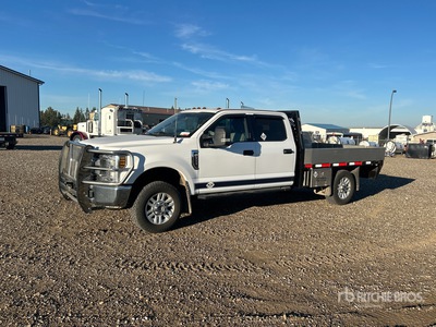 2018 Ford F-350 XLT 4x4 Crew Cab Camion à Plateau