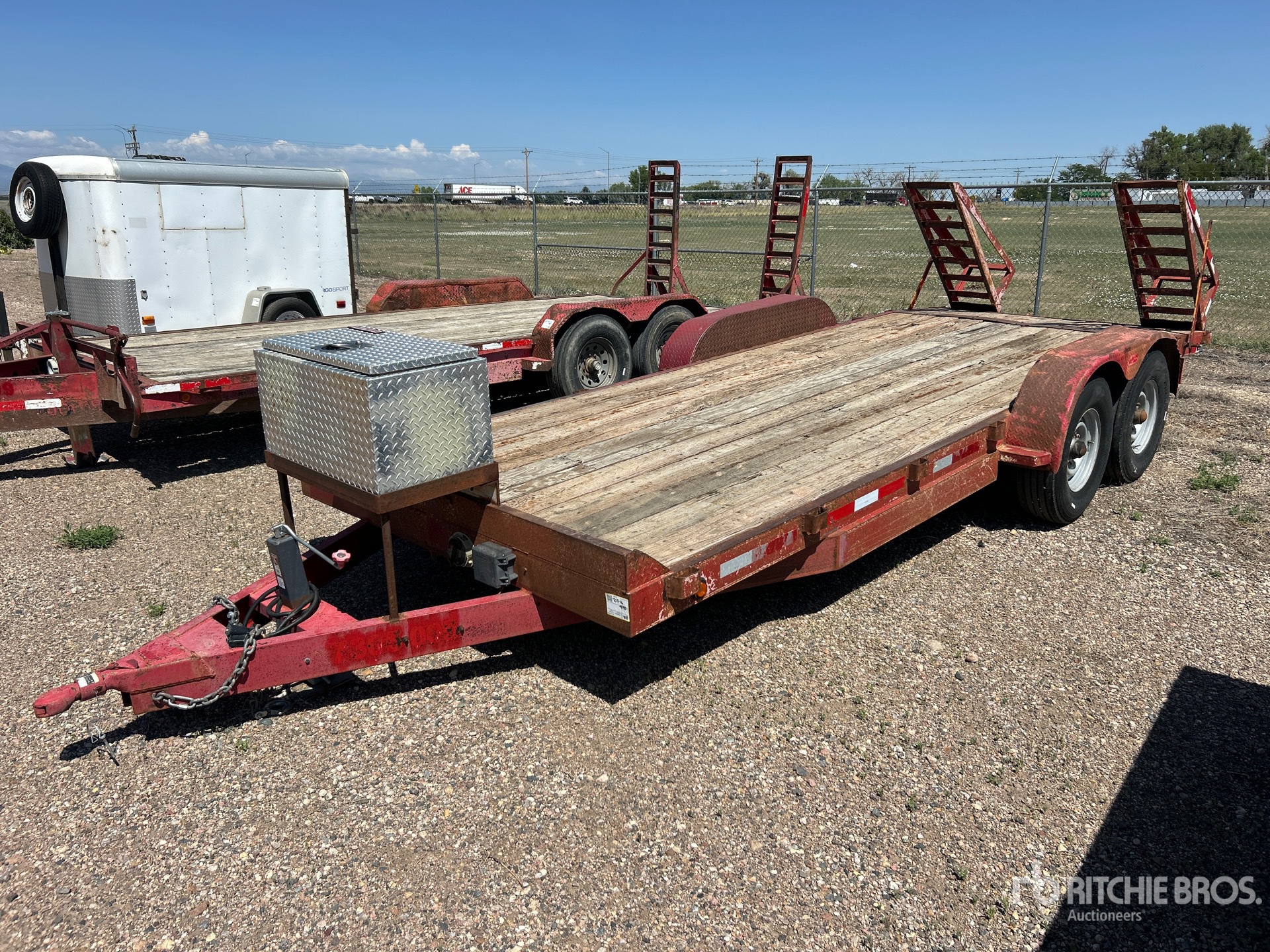 2005 TM Trailer 20 ft T/A Equipment Trailer