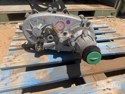 Humvee HMMWV 242 Transfer Case 12447125 , 272 Ratio, 2520-01-409-2512 SHIP DIMS: 24 X 24 X 18 80LBS قطع متنوعة للسيارات HMMWV