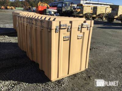 Alaska Structures Small Shelter System Tent Length: 32'6" x Tent Width: 20' x Tent Height:10' ** A complete inventory of all parts was not conducted. ** Carpas y componentes para carpas