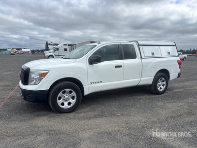 2019 Nissan Titan 4x4 Extended Cab Pick-up
