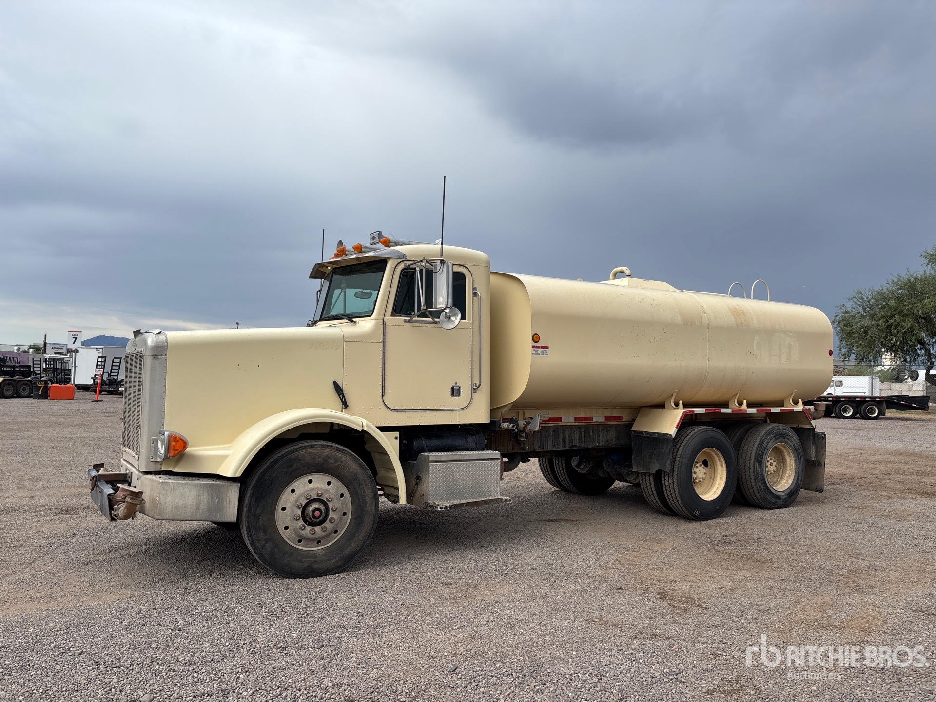 1995 Peterbilt 357 6x4 Water Truck