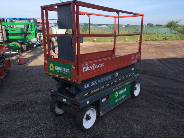 2012 Skyjack SJIII 3220 Electric Scissor Lift
