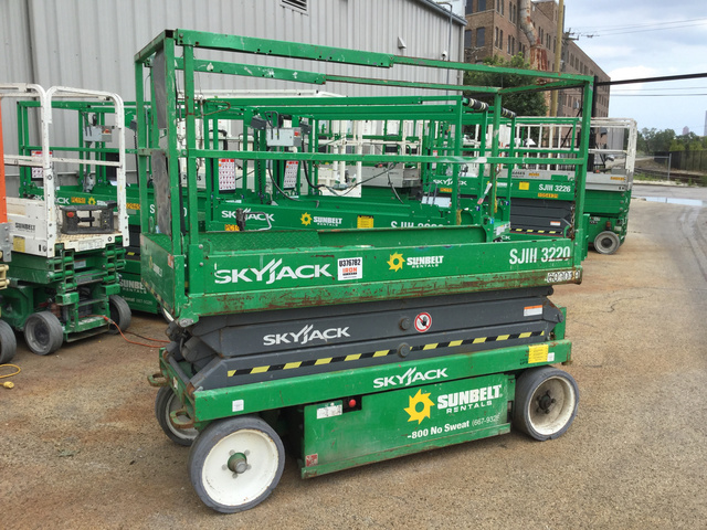2014 Skyjack SJIII 3220 Electric Scissor Lift