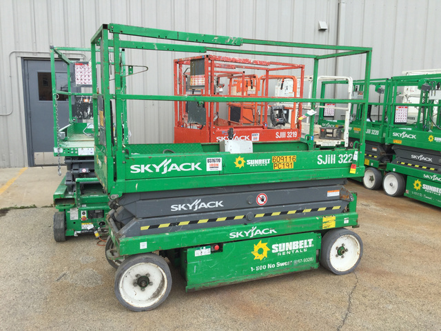 2014 Skyjack SJIII 3220 Electric Scissor Lift