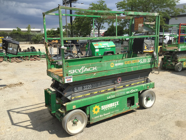 2012 Skyjack SJIII 3220 Electric Scissor Lift
